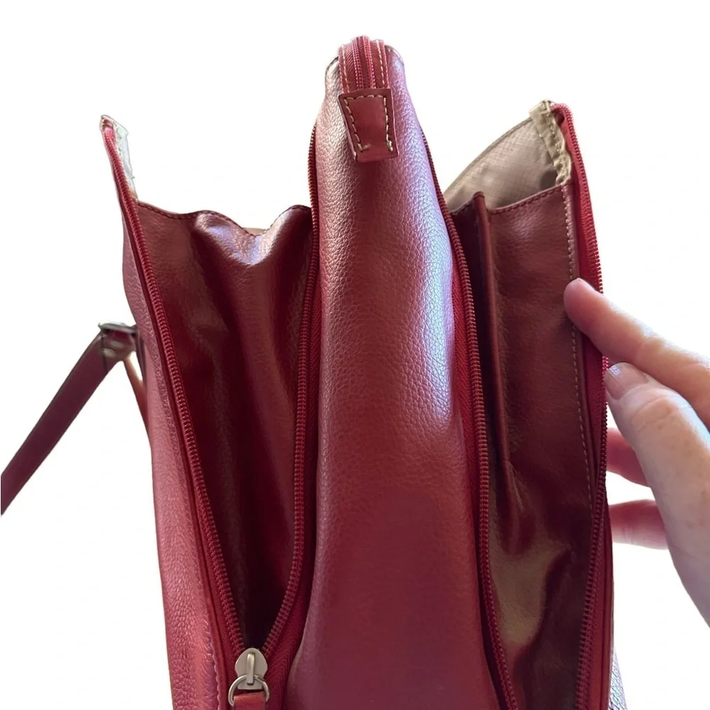 Buxton Quality red leather expandable computer “Madison Tote” Valentine red. NWT